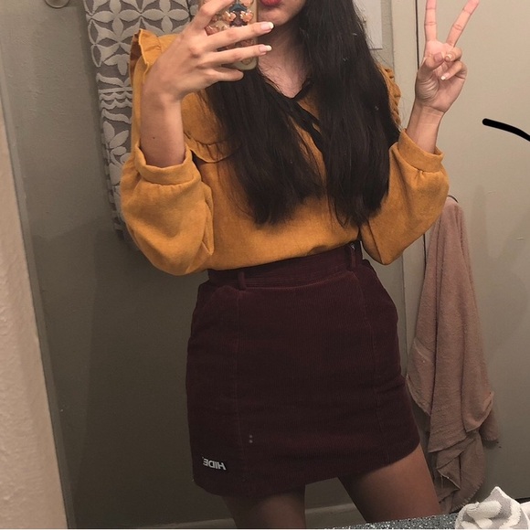 Gold Ruffle Collar Blouse - Picture 3 of 4